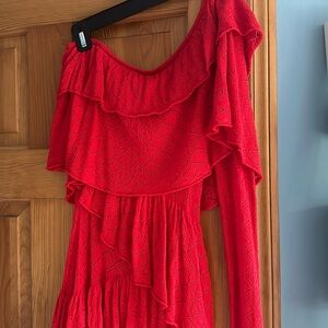 Super cute House of Harlow x revolve red dress!